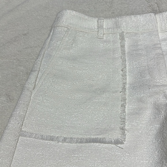 Ann Taylor | size 6 | white dress shorts - Picture 4 of 8